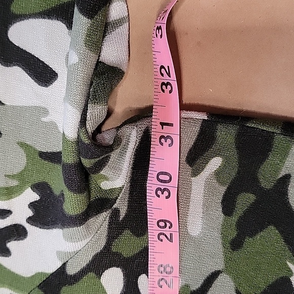 Muk Luks Size 4X Green Camo Soft Sweatshirt Style Top. Excellent Used Condition - Picture 4 of 8